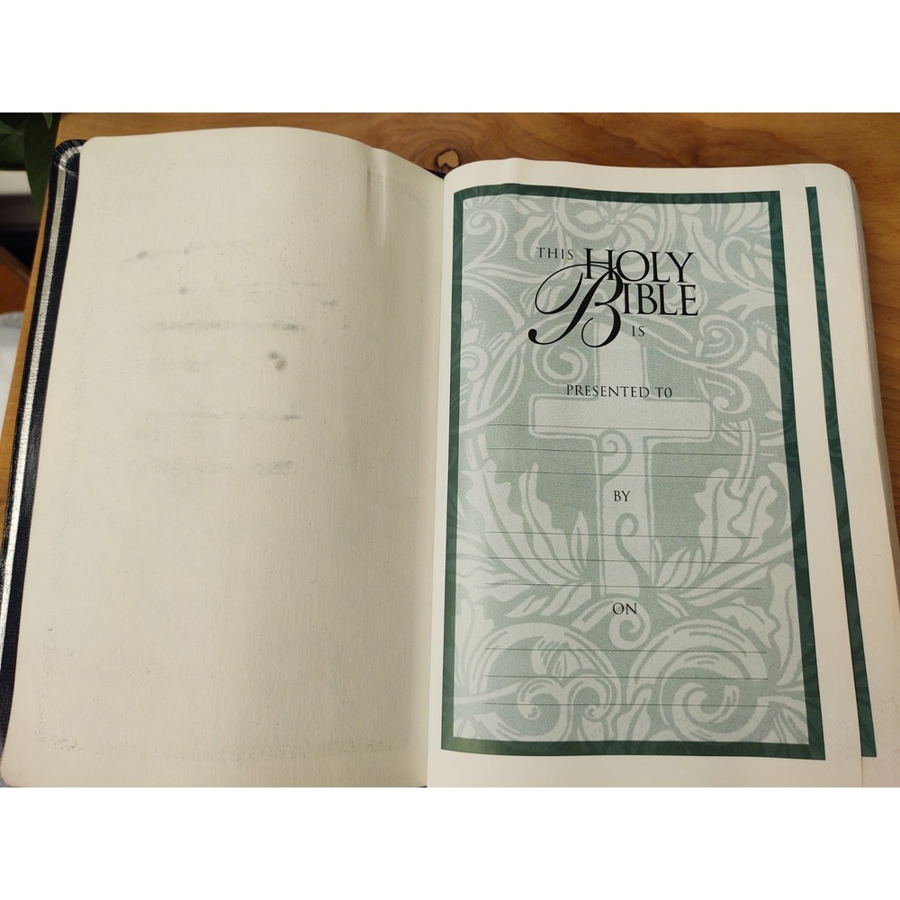 Holy Bible 1986 King James Version Giant Print Words Christ in Red Concordance - Picture 6 of 13